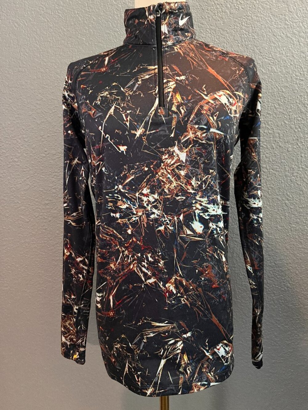NIKE PRO COMBAT THERMA-FIT DRI-FIT WOMEN'S FITTED 1/4 ZIP PULL OVER in CAMO -
